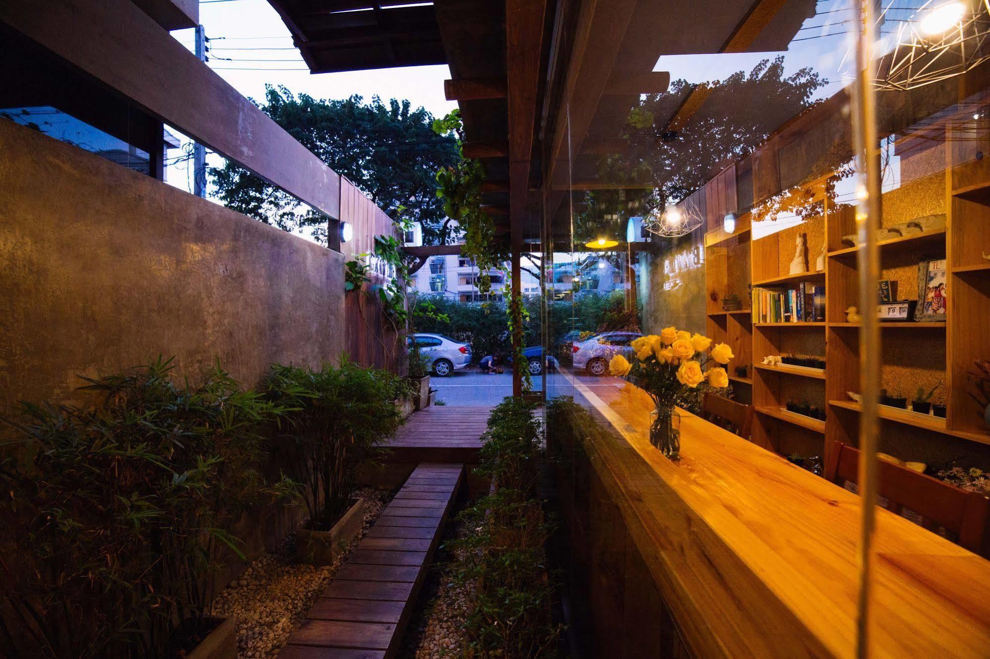 Baan Mek Hostel Chiang Mai Dış mekan fotoğraf